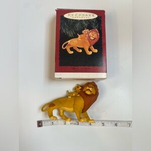 1994 Hallmark Ornament Mufasa and Simba